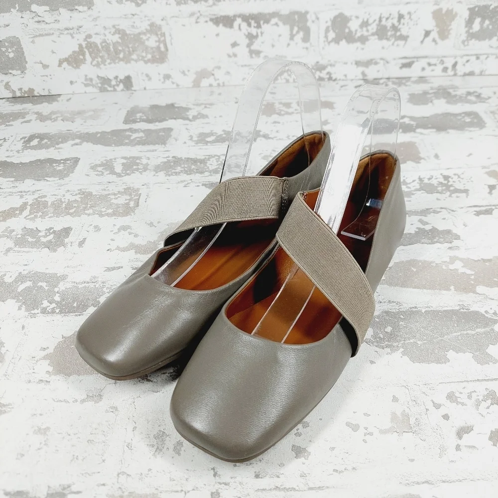 Blondo Gray Leather Ballet Flats with Elastic Strap
